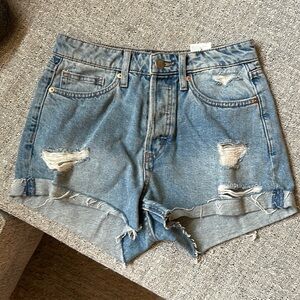 H&M // high waisted distressed jean shorts